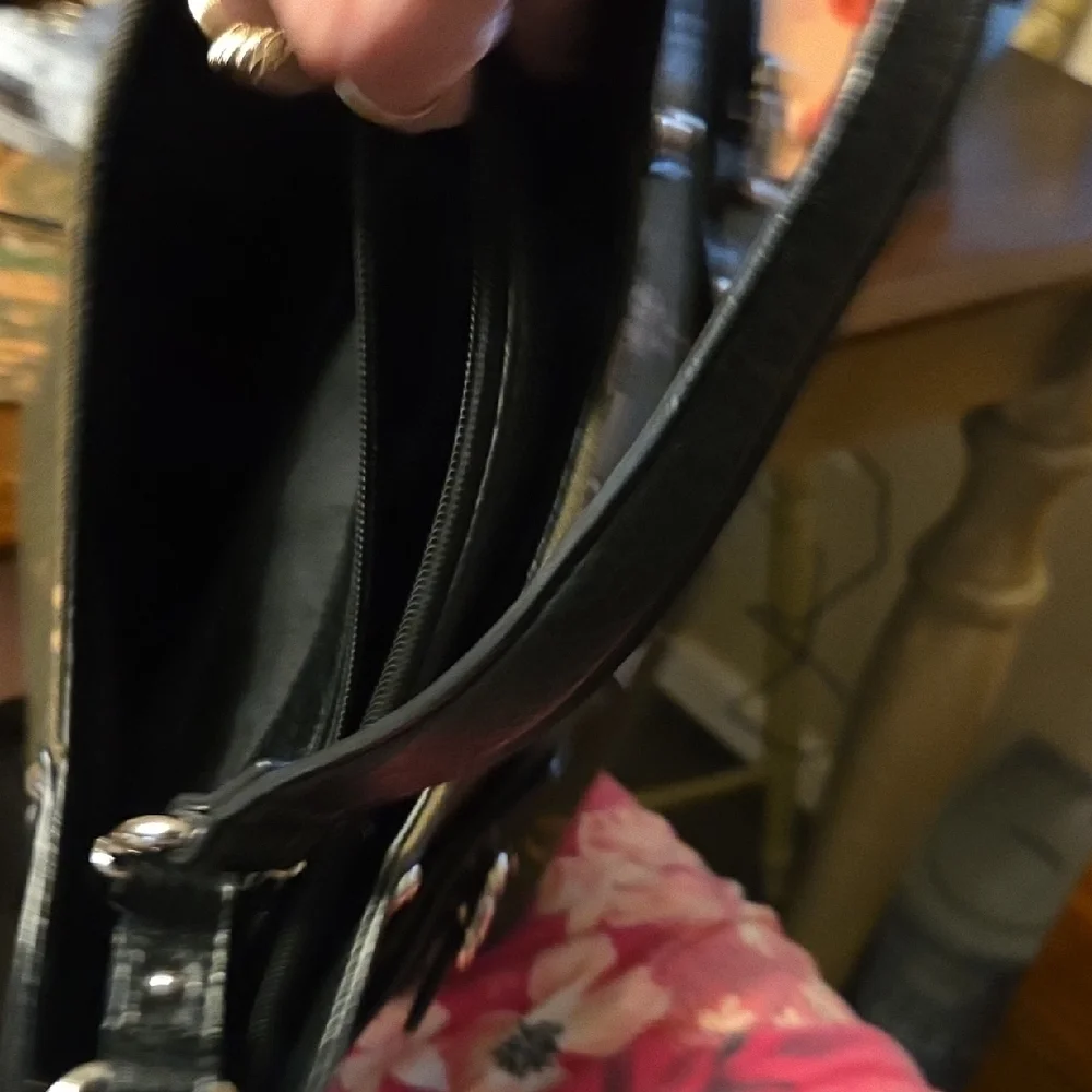 VEUC Etienne Aigner Black and Brown Shoulder Bag - Picture 10 of 15